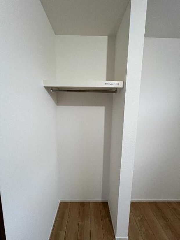 中の物を確認しやすく、取り出しやすい収納スペース。お部屋を広々とお使いいただけます。