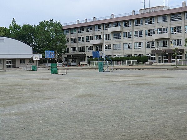 川越市立川越第一中学校まで約1000m（徒歩13分）