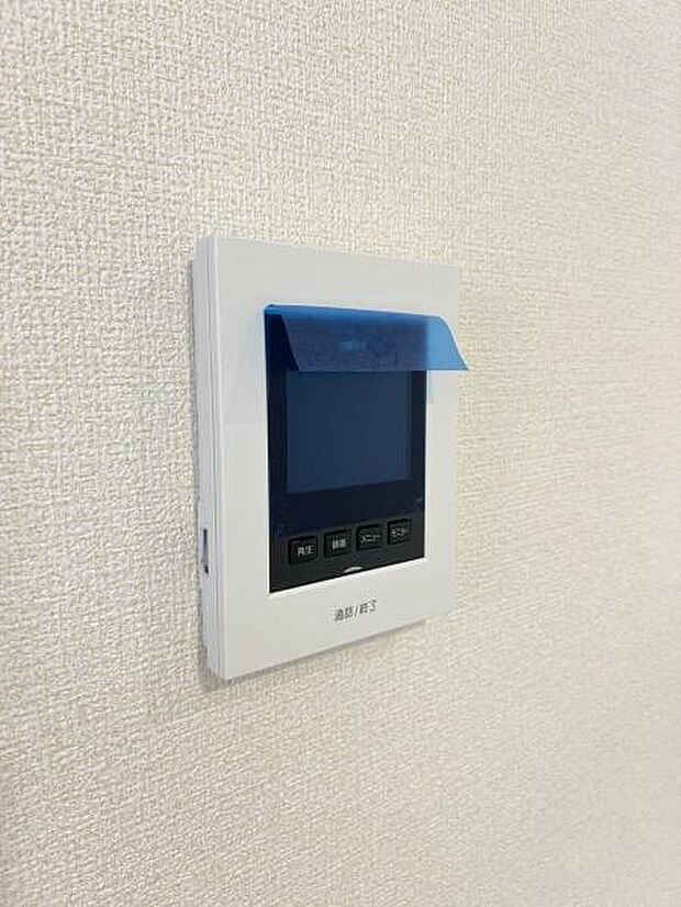 TVモニター付きインターフォンで、お部屋から訪問者を確認できます。