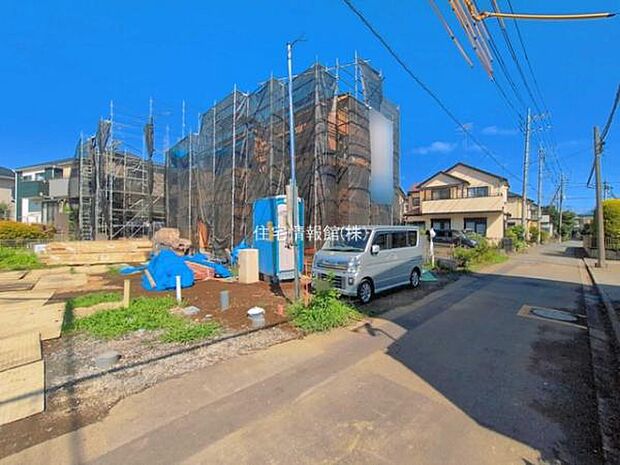前面道路を含めた現地写真です。
