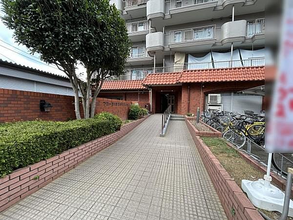 エントランスです。皆様やお客様をお出迎え致します。