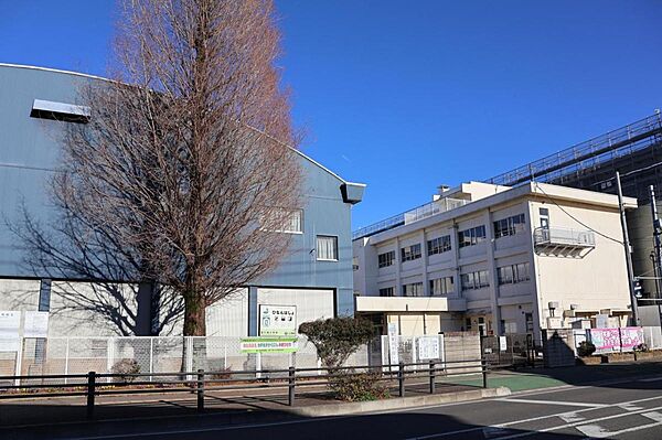 三芳町立藤久保小学校まで約840m（徒歩11分）