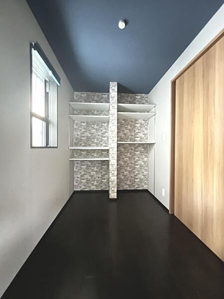 1階の納戸のお部屋の写真です。
