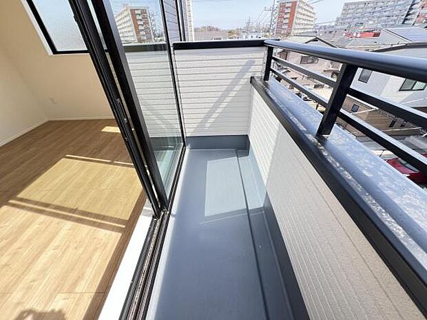 お洗濯ものを気持ち良く太陽の光で干せるのが嬉しいですね。