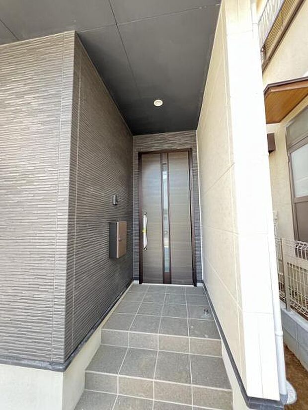 いつも気持ちよくご家族を迎えられる玄関です。