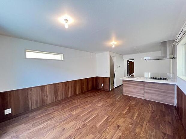 家族団らんの場所としてゆったりと居心地の良いリビングです。