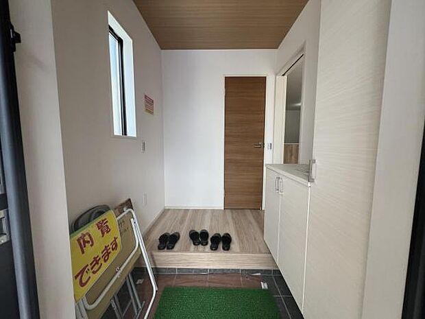 いつも気持ちよくご家族を迎えられる玄関です。