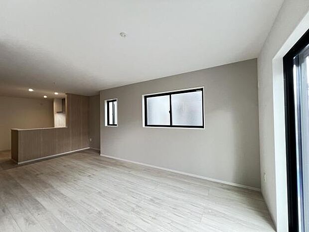 家族団らんの場所としてゆったりと居心地の良いリビングです。