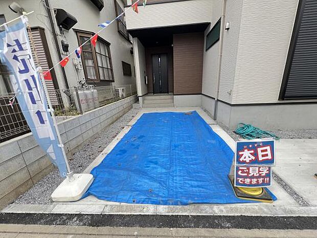 駐車場ももちろん完備しておりますのでお車所有の方にも心強いです。