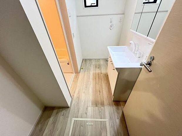 脱衣所は小さなお子様がいるご家庭にも重宝されます。