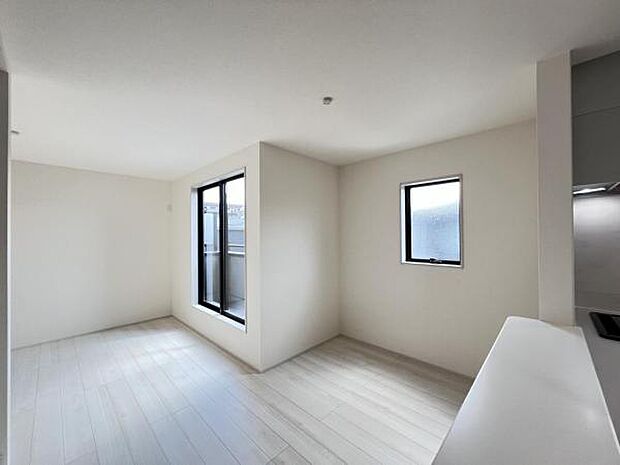 ご家族の温かい時間を演出するダイニングスペースです。