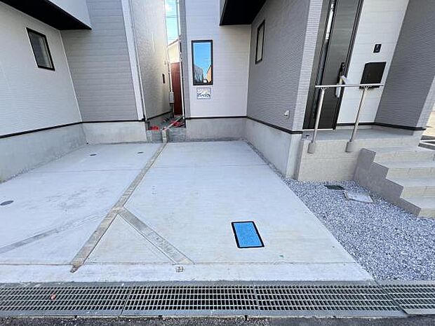 駐車場ももちろん完備しておりますのでお車所有の方にも心強いです。