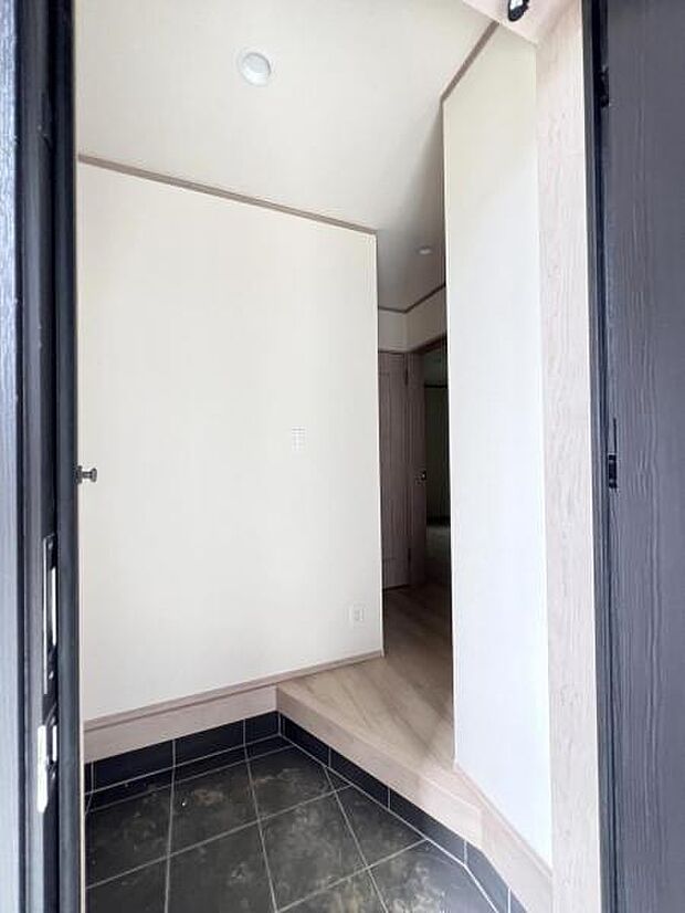 いつも気持ちよくご家族を迎えられる玄関です。