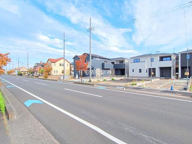 前面道路を含めた現地写真です。