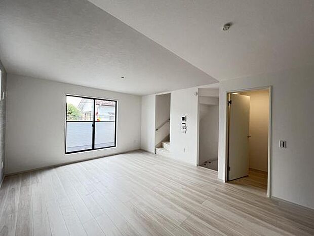 ご家族の温かい時間を演出するダイニングスペースです。