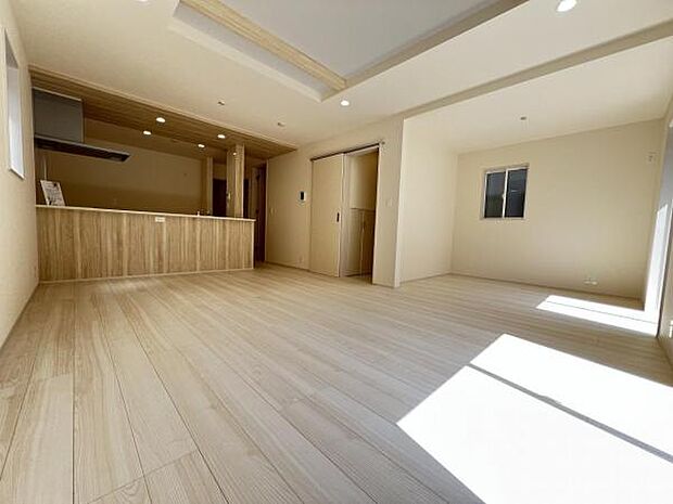 家族団らんの場所としてゆったりと居心地の良いリビングです。