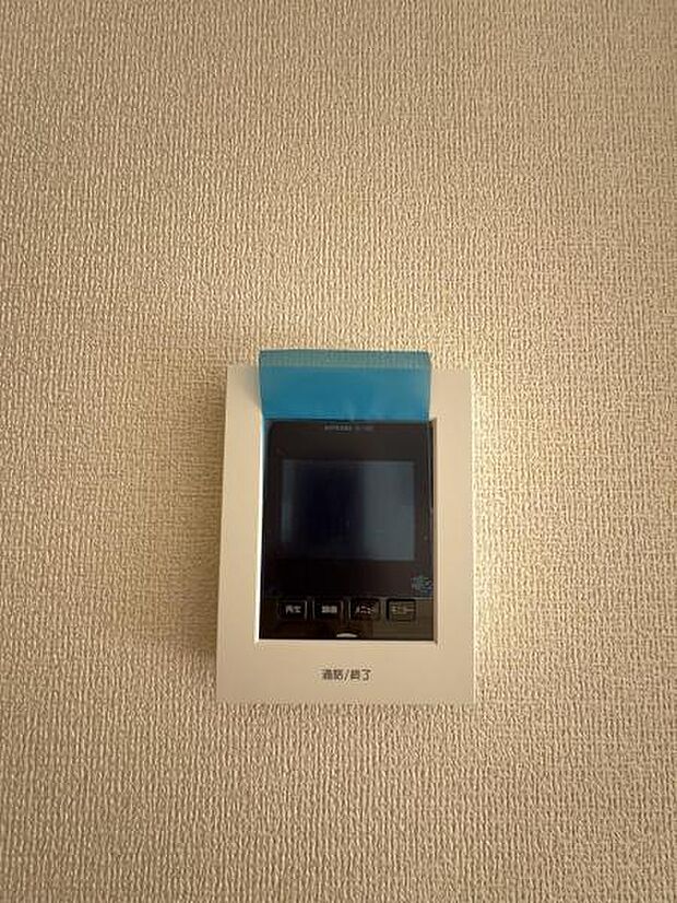 訪問者を確認できるTVモニター付きインターフォンです。