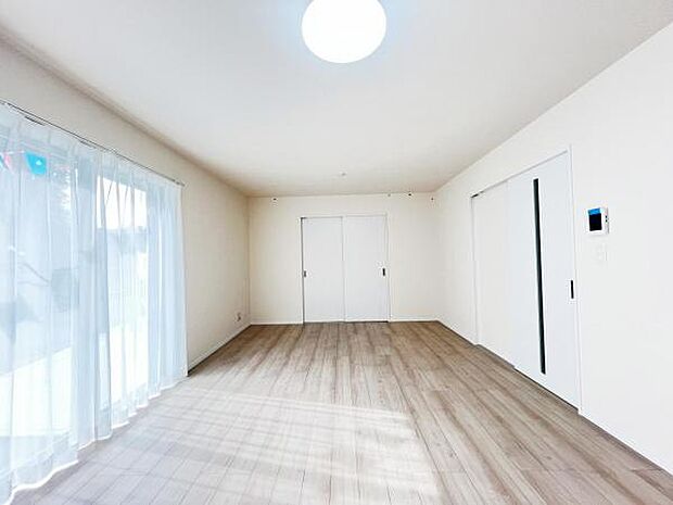 リビングダイニングになります。ご家族そろっての素敵な空間になりそうですね。