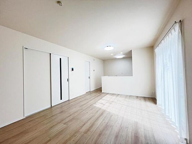 ご家族の温かい時間を演出するダイニングスペースです。