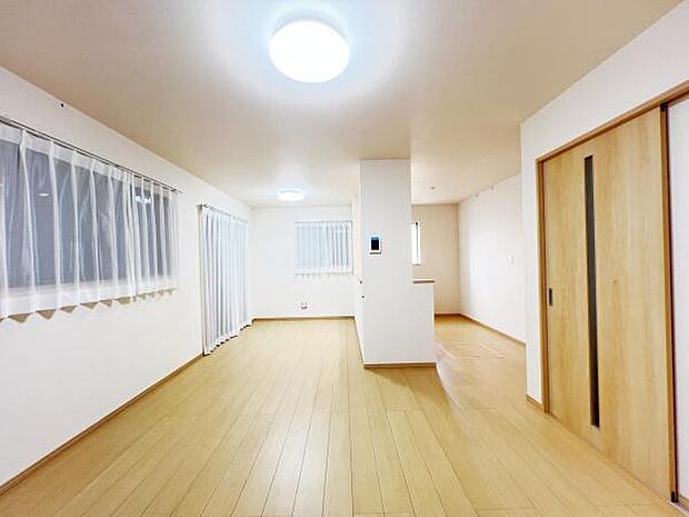 家族団らんの場所としてゆったりと居心地の良いリビングです。