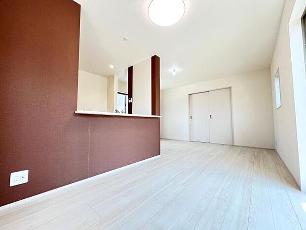 リビングダイニングになります。ご家族そろっての素敵な空間になりそうですね。