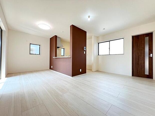 家族団らんの場所としてゆったりと居心地の良いリビングです。