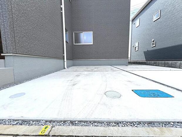 駐車場ももちろん完備しておりますのでお車所有の方にも心強いです。