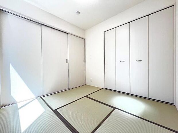 和室スペースです。畳のお部屋は寛げる空間ですね。