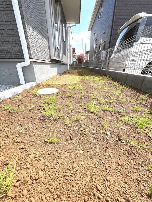 お庭スペースは、ガーデニングやお子様との外遊びなど多彩な用途でお楽しみいただけます。