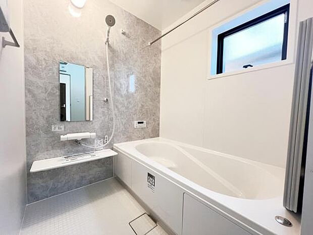 お風呂でほっとひといき。1日の疲れを癒しましょう。