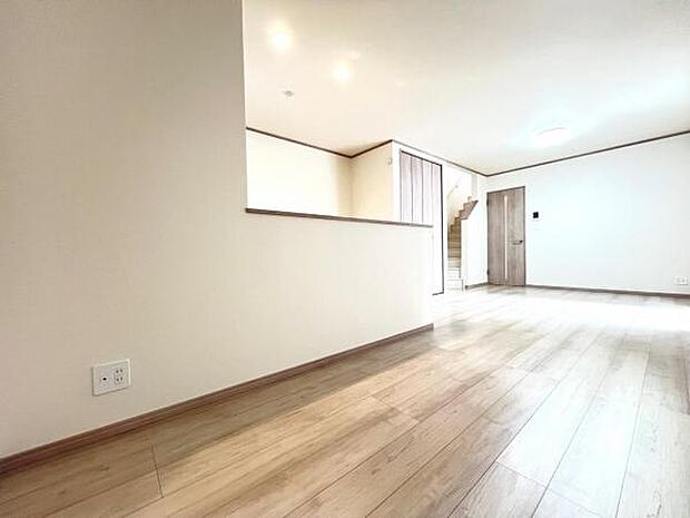 ご家族の温かい時間を演出するダイニングスペースです。