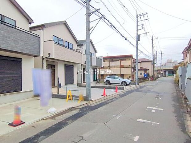 前面道路を含めた現地写真です。