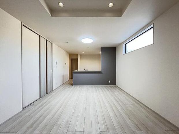 家族団らんの場所としてゆったりと居心地の良いリビングです。