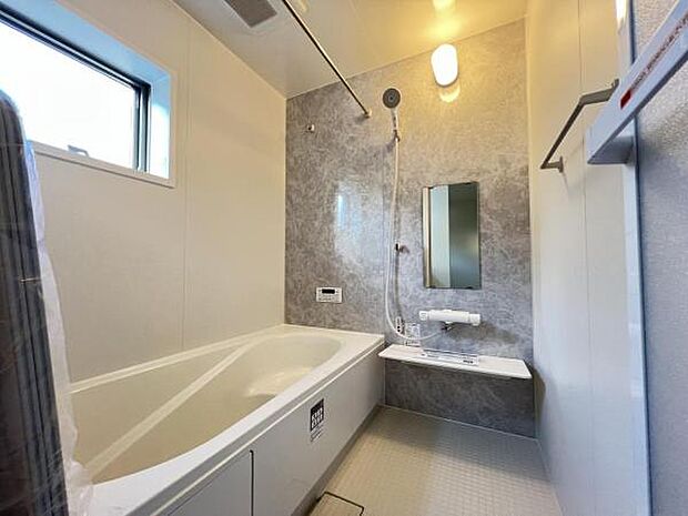 お風呂でほっとひといき。1日の疲れを癒しましょう。