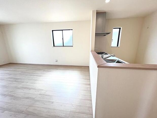 ご家族の温かい時間を演出するダイニングスペースです。