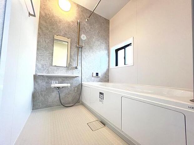 お風呂でほっとひといき。1日の疲れを癒しましょう。