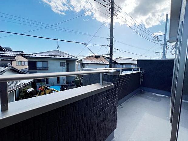 お洗濯ものを気持ち良く太陽の光で干せるのが嬉しいですね。