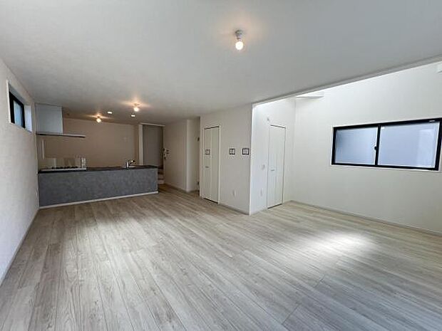 家族団らんの場所としてゆったりと居心地の良いリビングです。