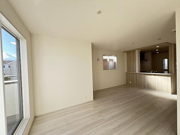 ご家族の温かい時間を演出するダイニングスペースです。