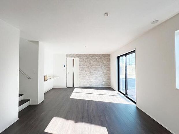 ご家族の温かい時間を演出するダイニングスペースです。