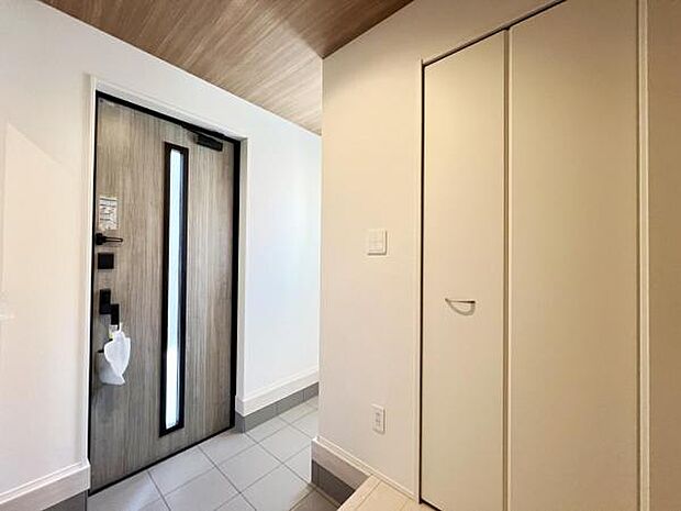 いつも気持ちよくご家族を迎えられる玄関です。