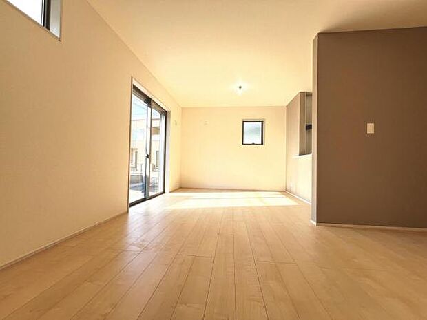 リビングダイニングになります。ご家族そろっての素敵な空間になりそうですね。