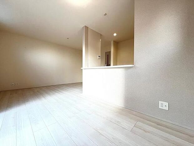 リビングダイニングになります。ご家族そろっての素敵な空間になりそうですね。