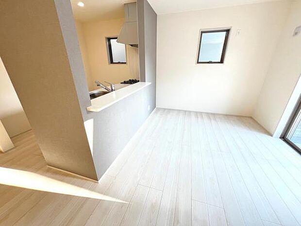 ご家族の温かい時間を演出するダイニングスペースです。