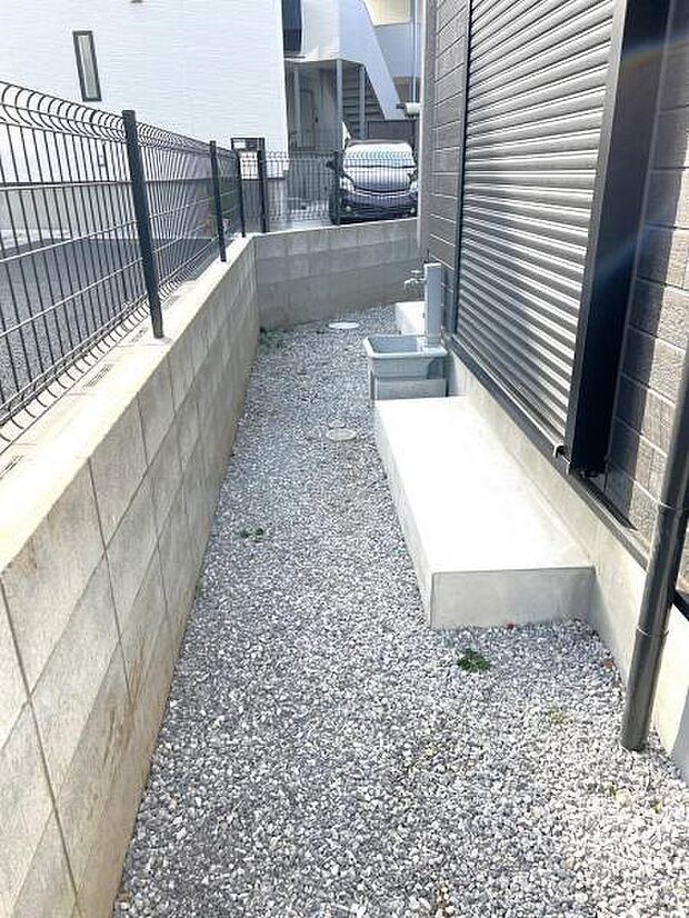 お庭スペースは、ガーデニングやお子様との外遊びなど多彩な用途でお楽しみいただけます。