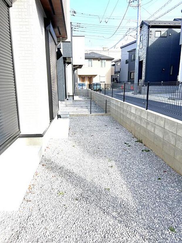 お庭スペースは、ガーデニングやお子様との外遊びなど多彩な用途でお楽しみいただけます。