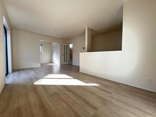 家族団らんの場所としてゆったりと居心地の良いリビングです。