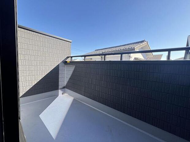 お洗濯ものを気持ち良く太陽の光で干せるのが嬉しいですね。