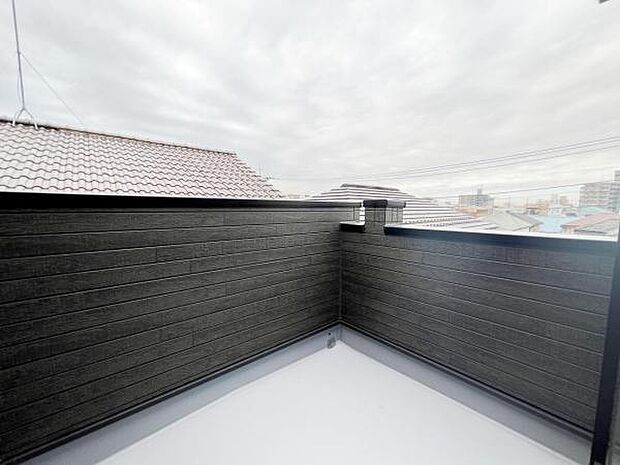 お洗濯ものを気持ち良く太陽の光で干せるのが嬉しいですね。