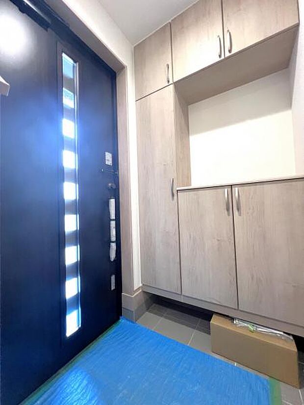 いつも気持ちよくご家族を迎えられる玄関です。